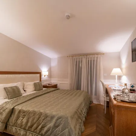 Tesoretto Hotell 4*