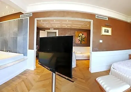 Tesoretto Szálloda